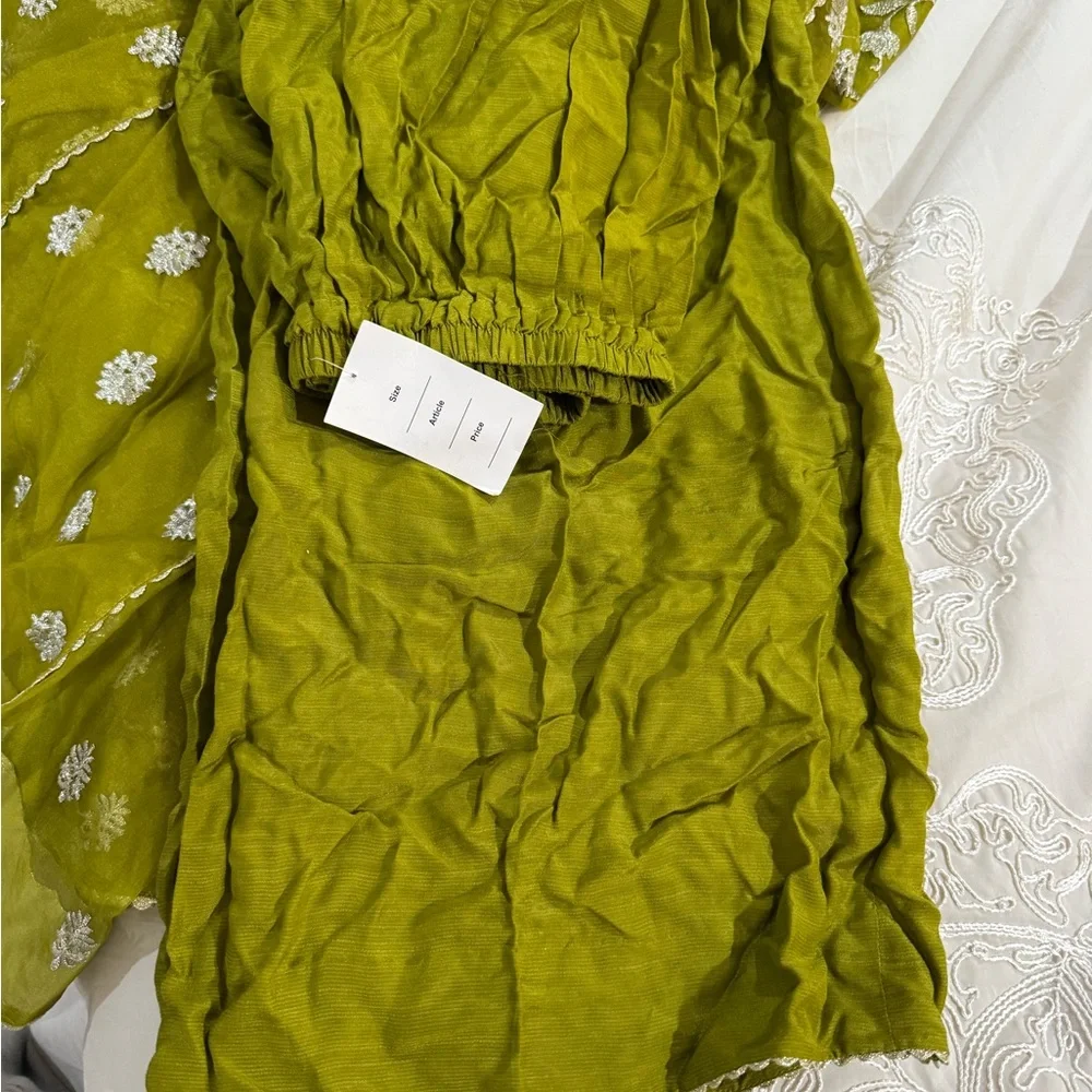Green Embroidered Kids Dress - Picture 4 of 6